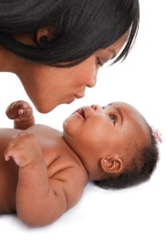 black_mom_kissing_baby