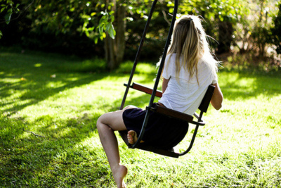 Alone-girl-waiting-Favim.com-155694